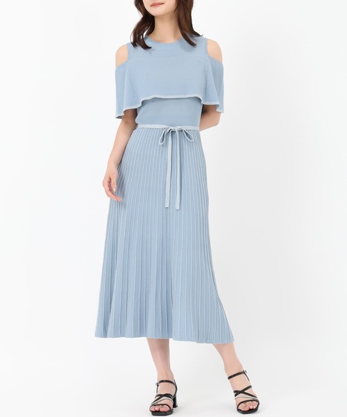 MISCH MASCH(ミッシュマッシュ)の「オフショルラメニットワンピース(ワンピース・レディース・ベージュ/レッド/ブルー・フリ-)」の2枚目の写真