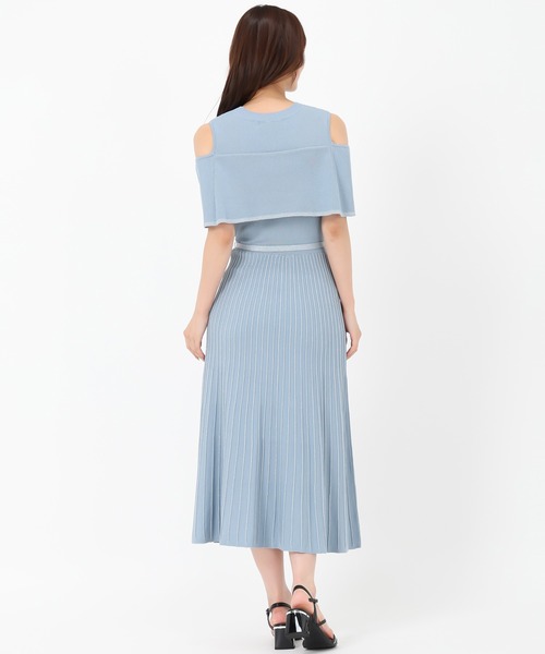 MISCH MASCH(ミッシュマッシュ)の「オフショルラメニットワンピース(ワンピース・レディース・ベージュ/レッド/ブルー・フリ-)」の6枚目の写真