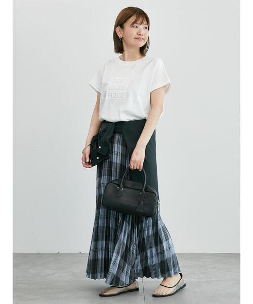 Lugnoncure（ルノンキュール）の「エンボスロゴTシャツ（Tシャツ/カットソー・レディース・ブラック/オフホワイト/ブルー/ベージュ・F）」の5枚目の写真