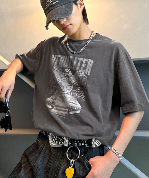 Classical Origin(クラシカルオリジン)の「ピグメント加工マットグラフィック柄Tシャツ / Pigment-Washed Matte Graphic T-Shirt(Tシャツ/カットソー・メンズ・その他2/その他4/その他1/その他3・SMALL/LARGE/MEDIUM)」の3枚目の写真