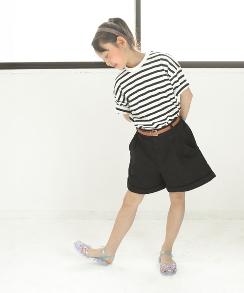 SOROTTO（ソロット）の「マジックテープ 蝶モチーフのラメ入りジェリーサンダル（サンダル・キッズ・ホワイト/ピンク/パープル・31(19-19.5㎝)/32(20-20.5㎝)/33(20.5-21㎝)/34(21-21.5㎝)/29(18-18.5㎝)/30(18.5-19㎝)/35(22cm)）」の4枚目の写真