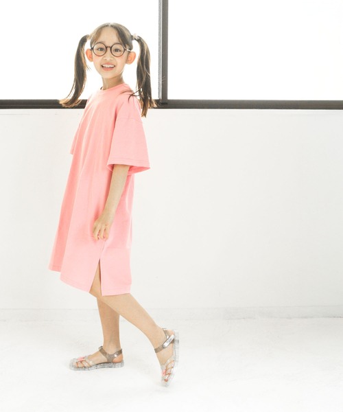 SOROTTO（ソロット）の「マジックテープ 蝶モチーフのラメ入りジェリーサンダル（サンダル・キッズ・ホワイト/ピンク/パープル・31(19-19.5㎝)/32(20-20.5㎝)/33(20.5-21㎝)/34(21-21.5㎝)/29(18-18.5㎝)/30(18.5-19㎝)/35(22cm)）」の14枚目の写真