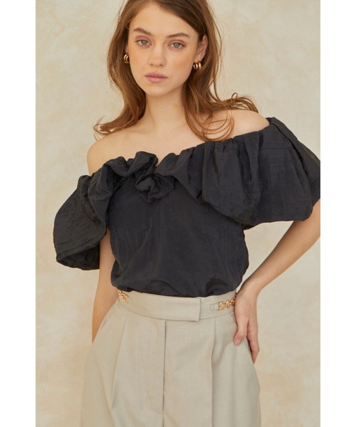 Estella.K(エステラケー)の「Parker Top オフショルケープブラウス(シャツ/ブラウス・レディース・ホワイト/ネイビー/キャメル/レンガ・FREE)」の3枚目の写真
