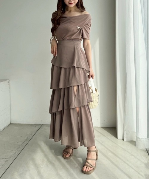 one after another NICE CLAUP（ワンアフターアナザーナイスクラップ）の「スリット入りティアードスカート（スカート・レディース・モカ/サックスブルー/ブラック/ホワイト系その他・FREE）」の6枚目の写真