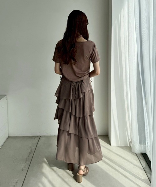 one after another NICE CLAUP（ワンアフターアナザーナイスクラップ）の「スリット入りティアードスカート（スカート・レディース・モカ/サックスブルー/ブラック/ホワイト系その他・FREE）」の14枚目の写真