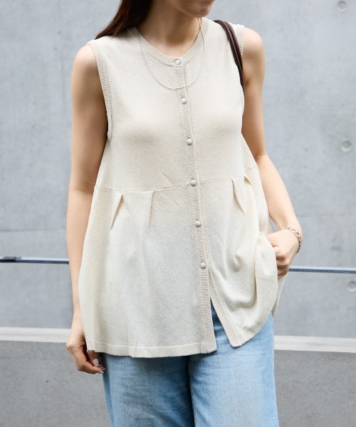 TRIANGLE PALETTE（トライアングルパレット）の「ペプラム ラメニット ベスト/ジレ（ベスト・レディース・ブラック/ライトブルー/グレイッシュベージュ・FREE）」の4枚目の写真