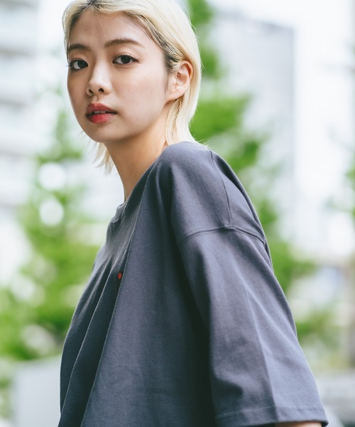 LB/S (エルビーエス)の「【DESERT SPORTSWEAR:デザートスポーツウェア】ワンポイント 刺繍 Tシャツ(Tシャツ/カットソー・メンズ・アイボリー/サックスブルー/スミクロ/ピンク/ブラウン/ブラック/ホワイト・MEDIUM/LARGE/X-LARGE)」の4枚目の写真