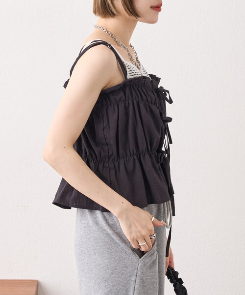 w closet（ダブルクローゼット）の「コットンギャザーキャミ（キャミソール・レディース・オフホワイト/ブラック/イエロー・FREE）」の18枚目の写真