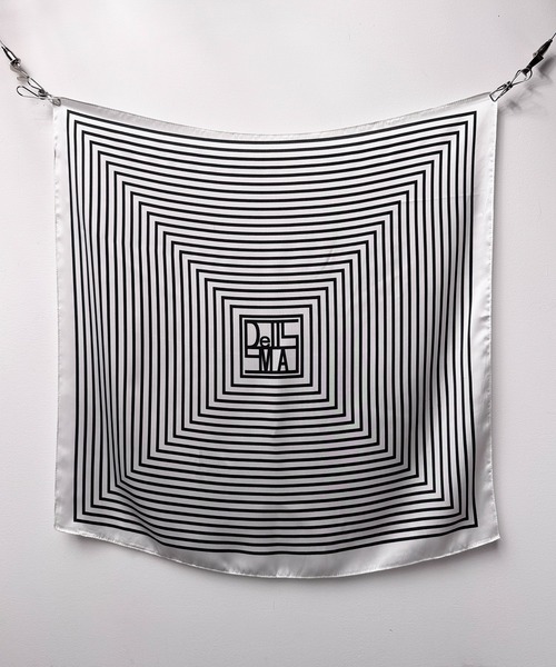 MAISON SELECT(メゾンセレクト)の「【DROP入荷禁止】5A1 大判 ヘッドスカーフ(バンダナ/スカーフ・レディース・ブラック系1/ブラック系3/ベージュ系2/ブルー系3/オレンジ系1/ブルー系1/ブラック系5/ホワイト系1/ホワイト系2/ブラウン系1/ブルー系2/ブラック系2/ブラック系4/アイボリー系/ベージュ系1・ONESIZE)」の3枚目の写真
