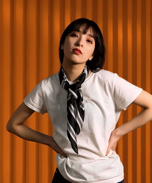 MAISON SELECT(メゾンセレクト)の「【DROP入荷禁止】5A1 大判 ヘッドスカーフ(バンダナ/スカーフ・レディース・ブラック系1/ブラック系3/ベージュ系2/ブルー系3/オレンジ系1/ブルー系1/ブラック系5/ホワイト系1/ホワイト系2/ブラウン系1/ブルー系2/ブラック系2/ブラック系4/アイボリー系/ベージュ系1・ONESIZE)」の22枚目の写真