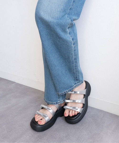 Fabby fabby(ファビィーファビィー)の「ミニリボンサンダル(サンダル・レディース・ブラック/シルバー・MEDIUM/LARGE)」の10枚目の写真