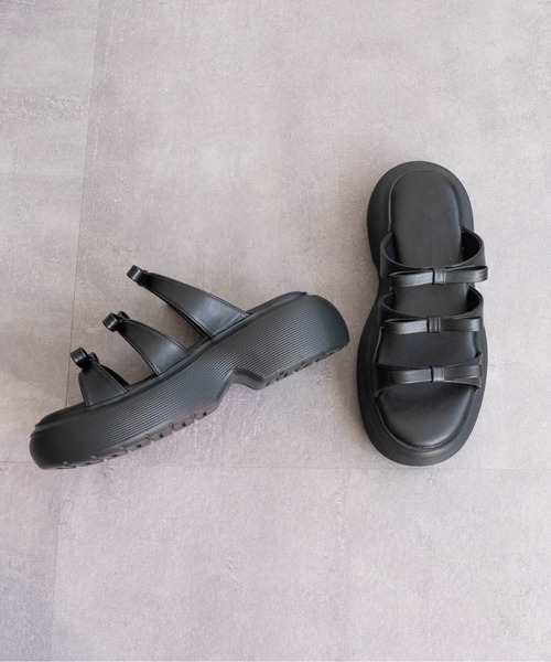 Fabby fabby(ファビィーファビィー)の「ミニリボンサンダル(サンダル・レディース・ブラック/シルバー・MEDIUM/LARGE)」の3枚目の写真
