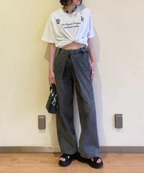 AZUL by moussy（アズールバイマウジー）の「【サイズ,身長別画像あり】AZUL DENIM フロントタックワイドデニム（デニムパンツ・レディース・ブルー/ライトブラック・SMALL/MEDIUM）」の15枚目の写真