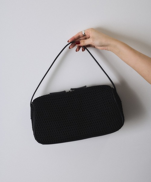 ADAM ET ROPE'(アダムエロペ)の「メッシュワンハンドルミニバッグ(ハンドバッグ・レディース・ブラック/レッド・FREE)」の3枚目の写真