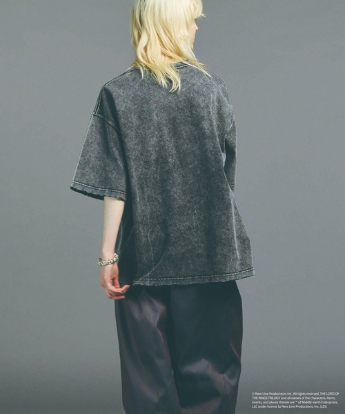 MAISON SPECIAL(メゾンスペシャル)の「《UNISEX》【MOVIE SERIES】「THE LORD OF THE RINGS」Prime-Over Crew Neck T-Shirt/「ロード・オブ・ザ・リング」プライムオーバークルーネックTシャツ【MAISON SPECIAL/メゾンスペシャル】(Tシャツ/カットソー・メンズ・ブラック/ダークブラック・1/2)」の7枚目の写真