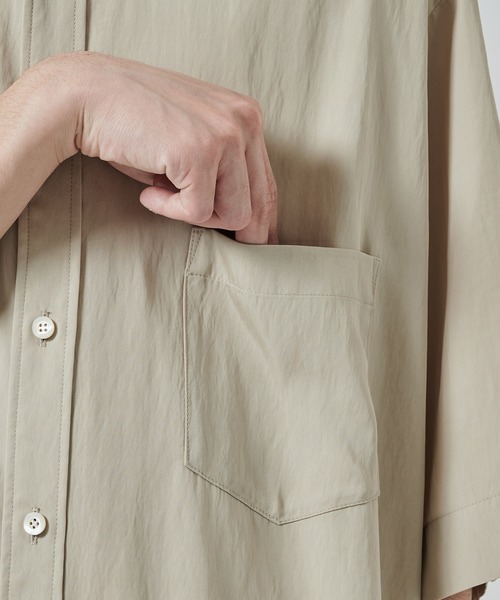 UJOH（ウジョー）の「【UJOH HOMME】別注 Full Open Half Sleev Shirt（シャツ/ブラウス・メンズ・ベージュ/ブラック・4/5）」の13枚目の写真