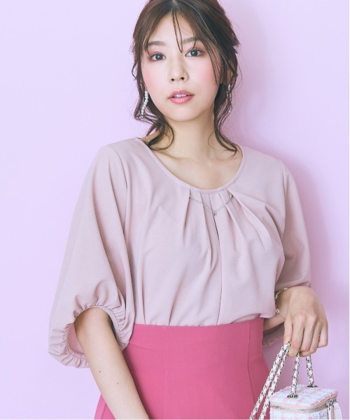 marun（マルン）の「＜大きいサイズ＞ハートアクセ付フロントタックブラウス　marun（シャツ/ブラウス・レディース・ネイビー/ピンクベージュ・L/LL/3L/4L/5L）」の21枚目の写真