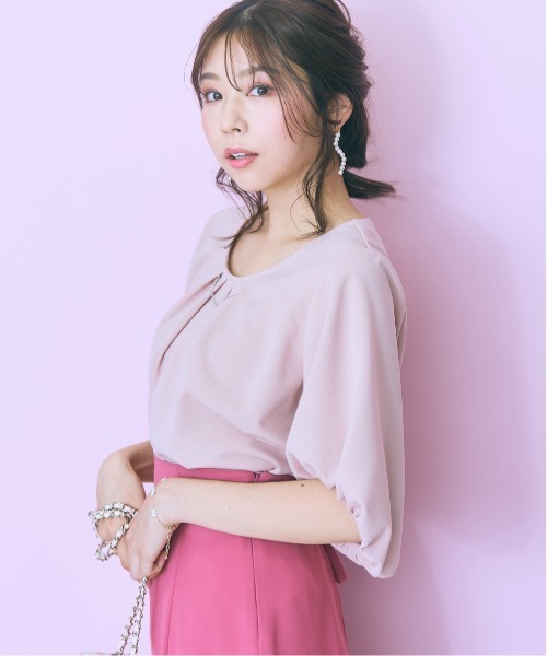 marun（マルン）の「＜大きいサイズ＞ハートアクセ付フロントタックブラウス　marun（シャツ/ブラウス・レディース・ネイビー/ピンクベージュ・L/LL/3L/4L/5L）」の5枚目の写真