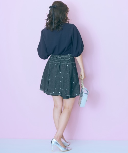 marun（マルン）の「＜大きいサイズ＞ハートアクセ付フロントタックブラウス　marun（シャツ/ブラウス・レディース・ネイビー/ピンクベージュ・L/LL/3L/4L/5L）」の11枚目の写真