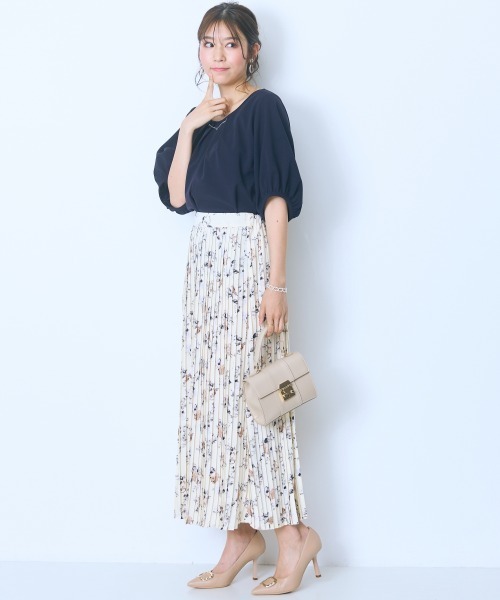 marun（マルン）の「＜大きいサイズ＞ハートアクセ付フロントタックブラウス　marun（シャツ/ブラウス・レディース・ネイビー/ピンクベージュ・L/LL/3L/4L/5L）」の12枚目の写真