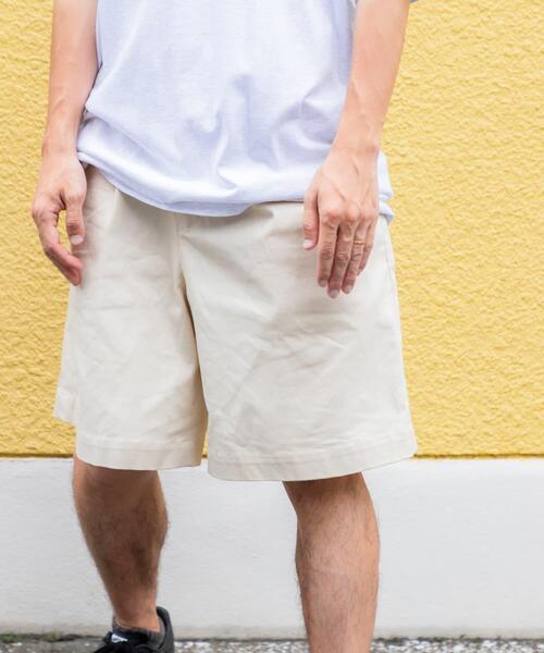 URBAN RESEARCH（アーバンリサーチ）の「Wide Dad　DAD EASY CHINO SHORTS（その他パンツ・メンズ・ネイビー/アイボリー・1/2）」の4枚目の写真