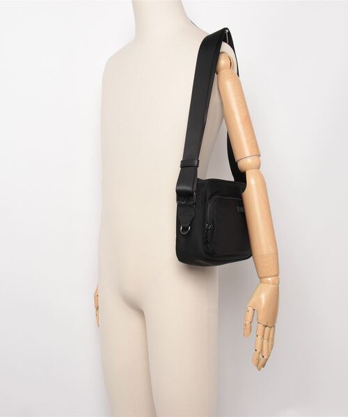 DSQUARED2(ディースクエアード)の「Urban Crossbodybag/0252(ショルダーバッグ・メンズ・ブラック・FREE)」の6枚目の写真