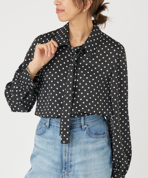 IENA(イエナ)の「《WEB限定/追加2》サテンドットタイ付ブラウス(シャツ/ブラウス・レディース・ブラック/ネイビー・FREE)」の10枚目の写真