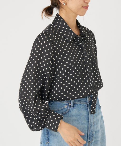 IENA(イエナ)の「《WEB限定/追加2》サテンドットタイ付ブラウス(シャツ/ブラウス・レディース・ブラック/ネイビー・FREE)」の11枚目の写真