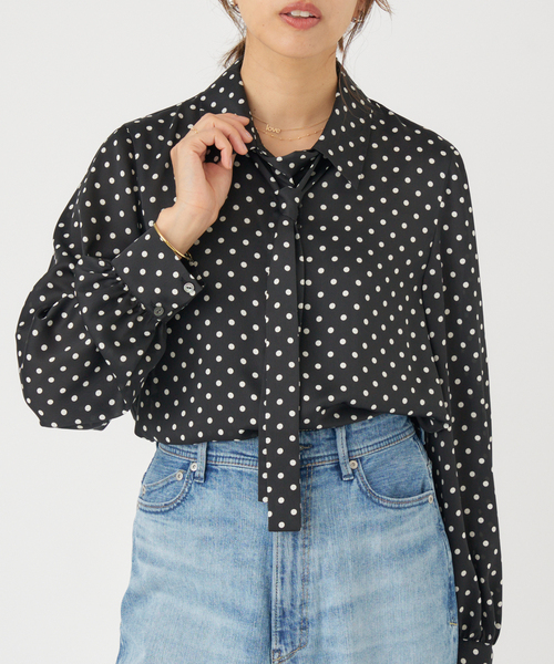 IENA(イエナ)の「《WEB限定/追加2》サテンドットタイ付ブラウス(シャツ/ブラウス・レディース・ブラック/ネイビー・FREE)」の14枚目の写真