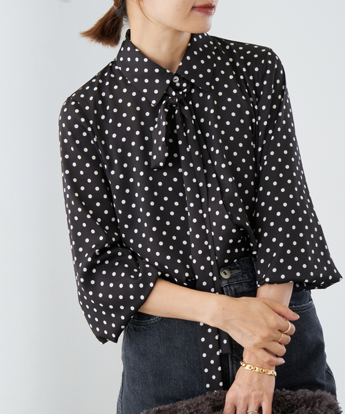 IENA(イエナ)の「《WEB限定/追加2》サテンドットタイ付ブラウス(シャツ/ブラウス・レディース・ブラック/ネイビー・FREE)」の18枚目の写真