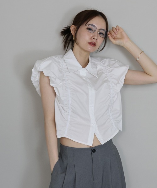 J by blue(ジェイバイブルー)の「バルーンショルダーギャザーシャツ(シャツ/ブラウス・レディース・ブラック/ベージュ/ホワイト・MEDIUM)」の5枚目の写真