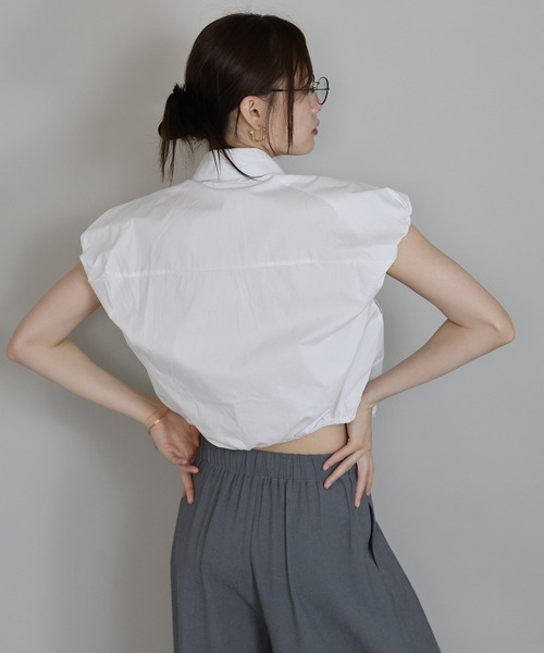 J by blue(ジェイバイブルー)の「バルーンショルダーギャザーシャツ(シャツ/ブラウス・レディース・ブラック/ベージュ/ホワイト・MEDIUM)」の8枚目の写真