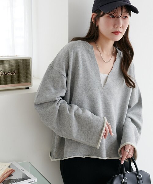 DISCOAT(ディスコート)の「裏毛深Vネックプルオーバー《WEB限定カラーあり》(スウェット・レディース・ネイビー/ダークブラウン/グレー/ブルー/アイボリー/ブラック/ピンク・FREE)」の4枚目の写真