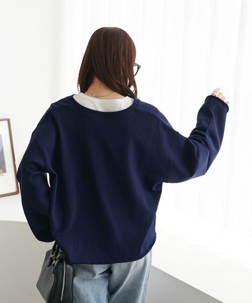 DISCOAT(ディスコート)の「裏毛深Vネックプルオーバー《WEB限定カラーあり》(スウェット・レディース・ネイビー/ダークブラウン/グレー/ブルー/アイボリー/ブラック/ピンク・FREE)」の10枚目の写真