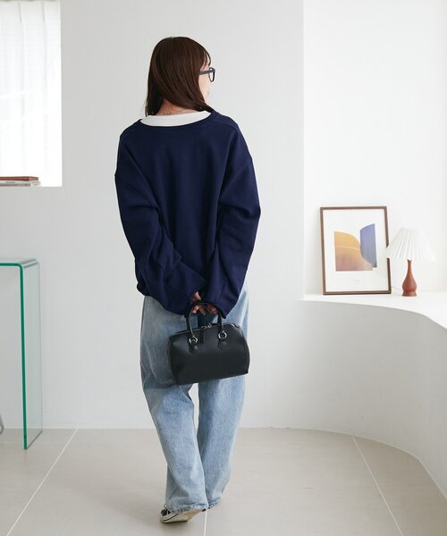 DISCOAT(ディスコート)の「裏毛深Vネックプルオーバー《WEB限定カラーあり》(スウェット・レディース・ネイビー/ダークブラウン/グレー/ブルー/アイボリー/ブラック/ピンク・FREE)」の13枚目の写真