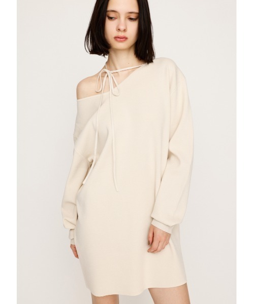 SLY（スライ）の「ASYMMETRY NECK LOOSE OP アシンメトリー ネック ルーズ ワンピース 秋服 冬服（ワンピース・レディース・杢グレー/アイボリー/ブラック・FREE）」の2枚目の写真