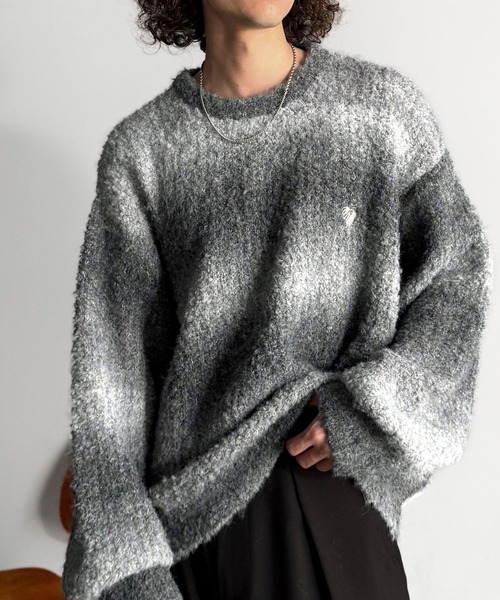 Classical Origin(クラシカルオリジン)の「「質感で魅せる。」Gradient Boucle Knit Crew Neck Sweater/ブークレー素材グラデ―ションオーバーサイズクルーネックセーター(ニット/セーター・メンズ・ブルー/グレー/ブラック・LARGE/MEDIUM/SMALL)」の1枚目の写真