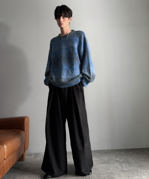 Classical Origin(クラシカルオリジン)の「「質感で魅せる。」Gradient Boucle Knit Crew Neck Sweater/ブークレー素材グラデ―ションオーバーサイズクルーネックセーター(ニット/セーター・メンズ・ブルー/グレー/ブラック・LARGE/MEDIUM/SMALL)」の13枚目の写真