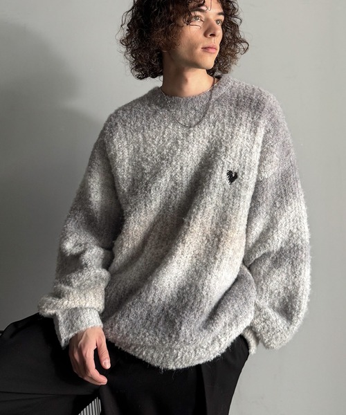 Classical Origin(クラシカルオリジン)の「「質感で魅せる。」Gradient Boucle Knit Crew Neck Sweater/ブークレー素材グラデ―ションオーバーサイズクルーネックセーター(ニット/セーター・メンズ・ブルー/グレー/ブラック・LARGE/MEDIUM/SMALL)」の21枚目の写真