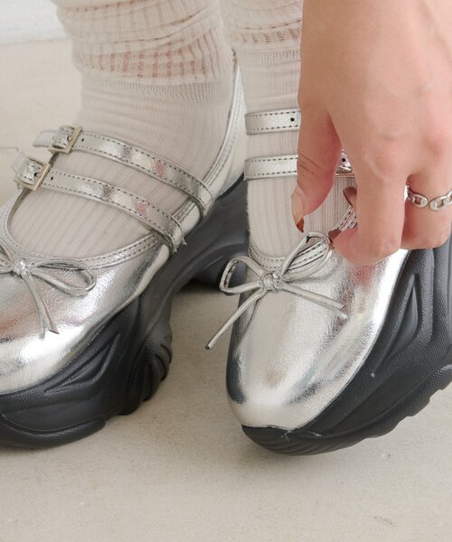 w closet(ダブルクローゼット)の「【25AW】リボン厚底バレエシューズ(その他シューズ・レディース・ブラック/シルバー/オフホワイト・SMALL/MEDIUM/LARGE)」の11枚目の写真