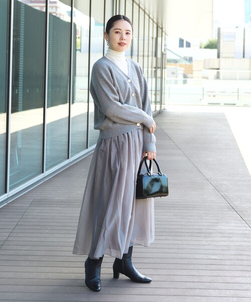 BEAMS HEART（ビームスハート）の「【セットアイテム】Vネック ニットカーディガン × シアー フレアスカート（ワンピース・レディース・カーキ/ブラック/グレー・FREE）」の10枚目の写真