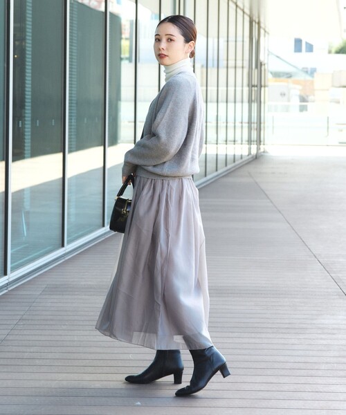 BEAMS HEART（ビームスハート）の「【セットアイテム】Vネック ニットカーディガン × シアー フレアスカート（ワンピース・レディース・カーキ/ブラック/グレー・FREE）」の11枚目の写真