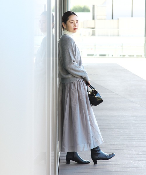 BEAMS HEART（ビームスハート）の「【セットアイテム】Vネック ニットカーディガン × シアー フレアスカート（ワンピース・レディース・カーキ/ブラック/グレー・FREE）」の4枚目の写真