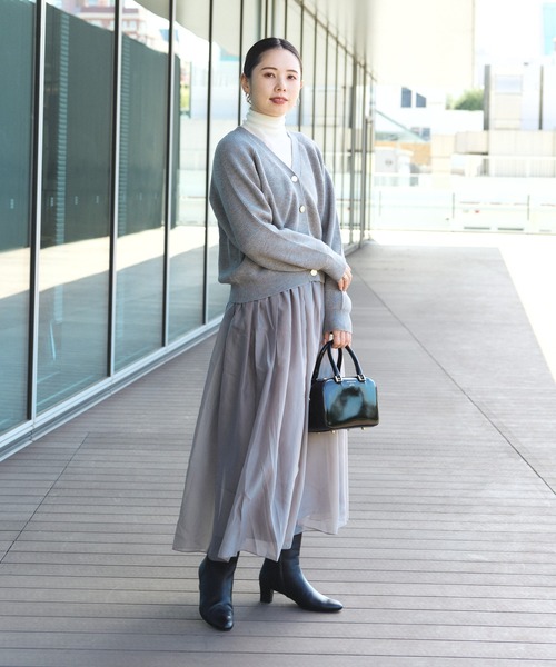 BEAMS HEART（ビームスハート）の「【セットアイテム】Vネック ニットカーディガン × シアー フレアスカート（ワンピース・レディース・カーキ/ブラック/グレー・FREE）」の9枚目の写真