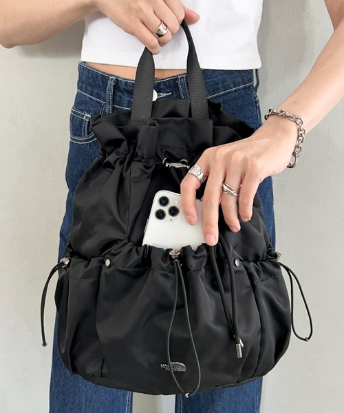 THE NORTH FACE（ザノースフェイス）の「国内未発売 THE NORTH FACE(ザ・ノースフェイス)/3WAY 巾着型 ショルダー ボディバッグ リュック バックパック/BONNEY PACK M（バックパック/リュック・レディース・ブラック/クリーム/ピンク/ブラック系その他/グレー・FREE）」の9枚目の写真