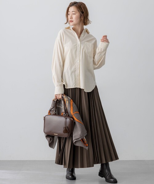 23区 L（ニジュウサンクオオキイサイズ）の「コットン コーデュロイ シャツ（シャツ/ブラウス・レディース・ライトグレー系/ピンク系/ダルブルー系/ホワイト系・44/46/48）」の19枚目の写真