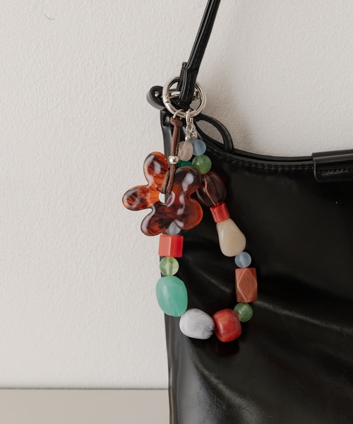 SMELLY（スメリー）の「フラワーモチーフカラフルキーチェーン（キーホルダー・レディース・ブラウン系その他/ブルー系その他・-）」の7枚目の写真