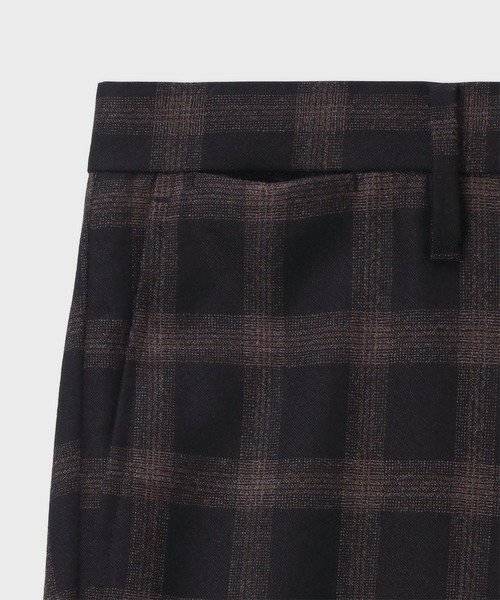 Paul Smith(ポールスミス)の「オンブレチェック テーパード トラウザーズ / 253158 UBP01(スラックス・メンズ・ネイビー/ダークグレー・SMALL/MEDIUM/LARGE/X-LARGE/XX-LARGE)」の7枚目の写真