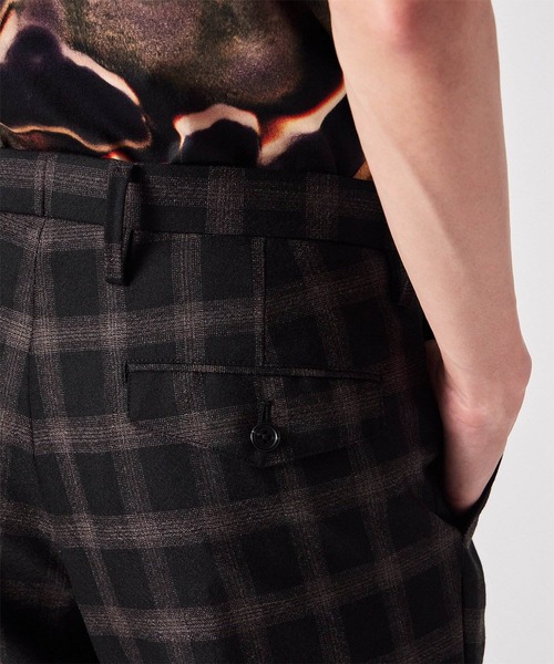 Paul Smith(ポールスミス)の「オンブレチェック テーパード トラウザーズ / 253158 UBP01(スラックス・メンズ・ネイビー/ダークグレー・SMALL/MEDIUM/LARGE/X-LARGE/XX-LARGE)」の12枚目の写真