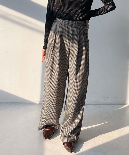 AS KNOW AS plus(アズノゥアズプラス)の「♪タックストレートスラックスパンツ セットアップ可能(スラックス・レディース・グレー系/ブラック/ブラウン系/ブラウン・FREE)」の17枚目の写真